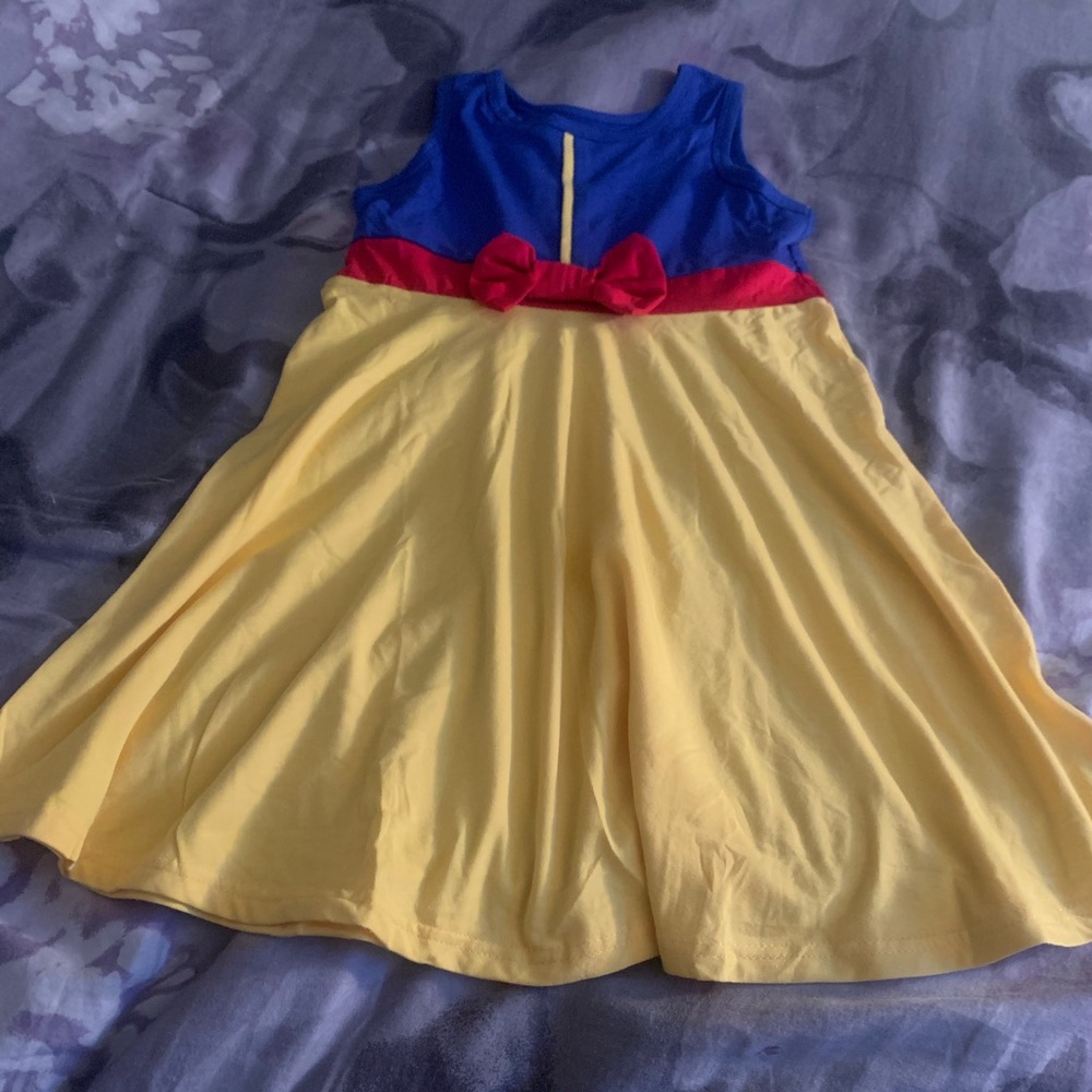 Snow White dress size 7/8